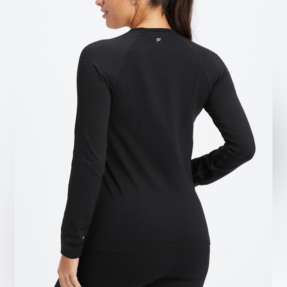 Fabletics Sync Seamless Long-Sleeve Top - Picture 3 of 6